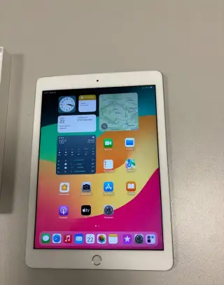 Apple iPad 9,7 (2018, 6. gen) 128GB Wi-Fi + Cellular
