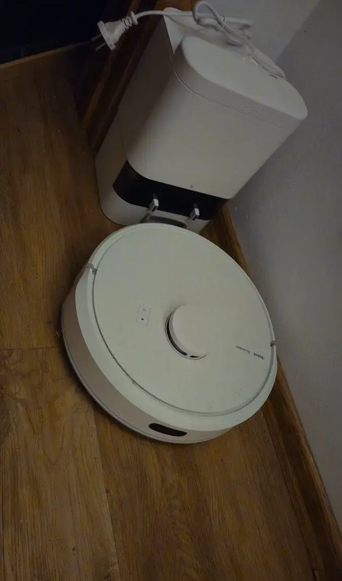 iRobot Roomba 105 Combo + AutoEmpty dock White
