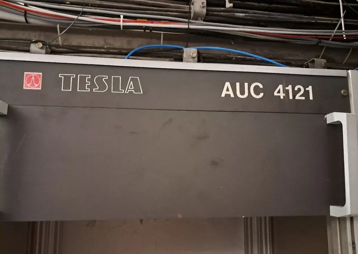 Stojan od zesilovače auj 4121