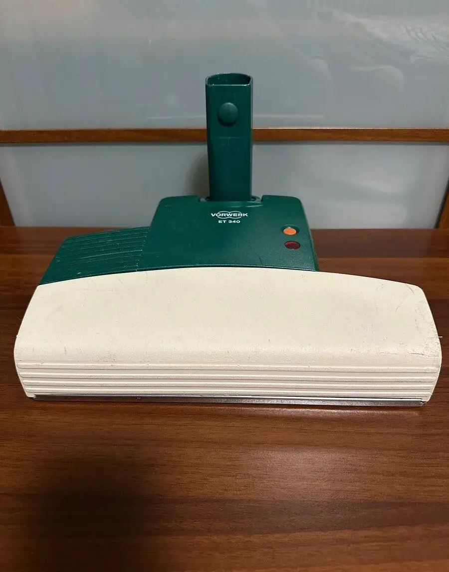 🧹 K dispozici: k prodeji: Elektrický klepací kartáč Vorwerk ET340