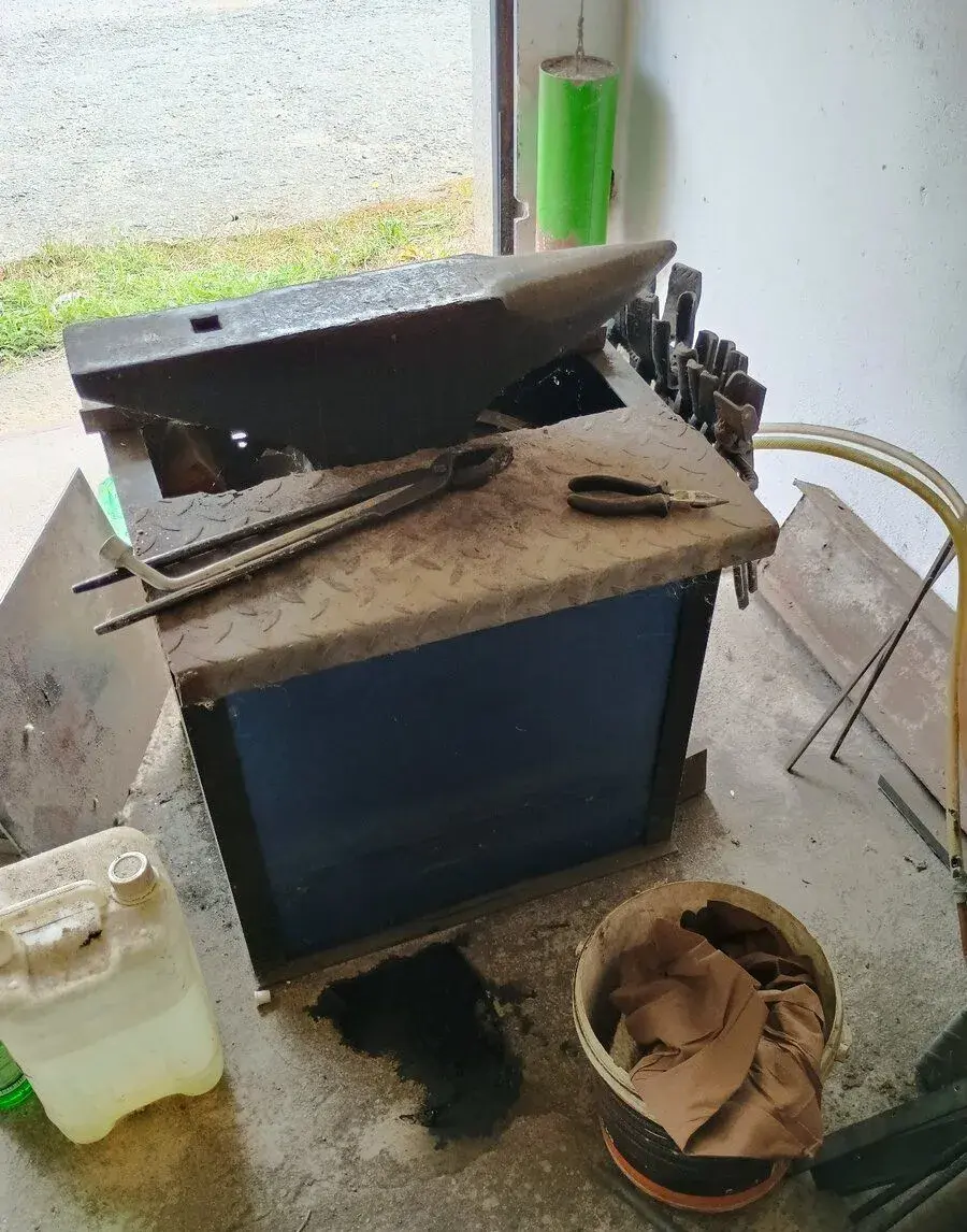 80KG kovadlinu Tábor