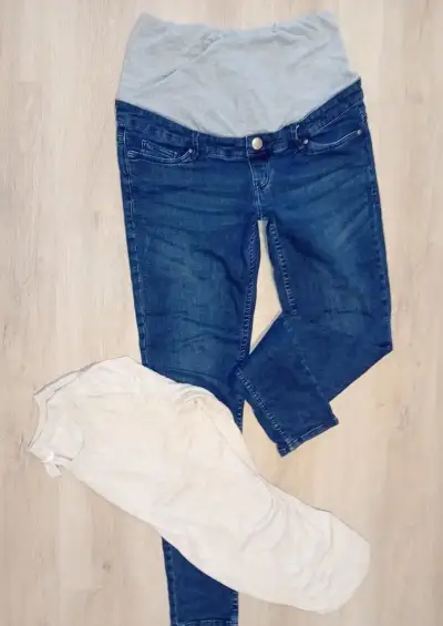 Těhotenské džíny a svetřík H&M