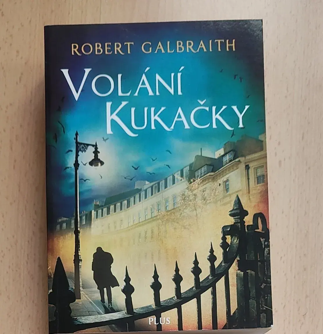 Detektivky Volání Kukačky, Štvanec