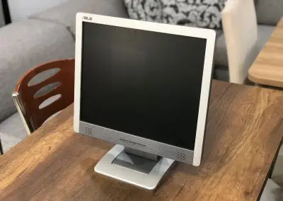 monitor - Asus 17" - MM17T - více kusů