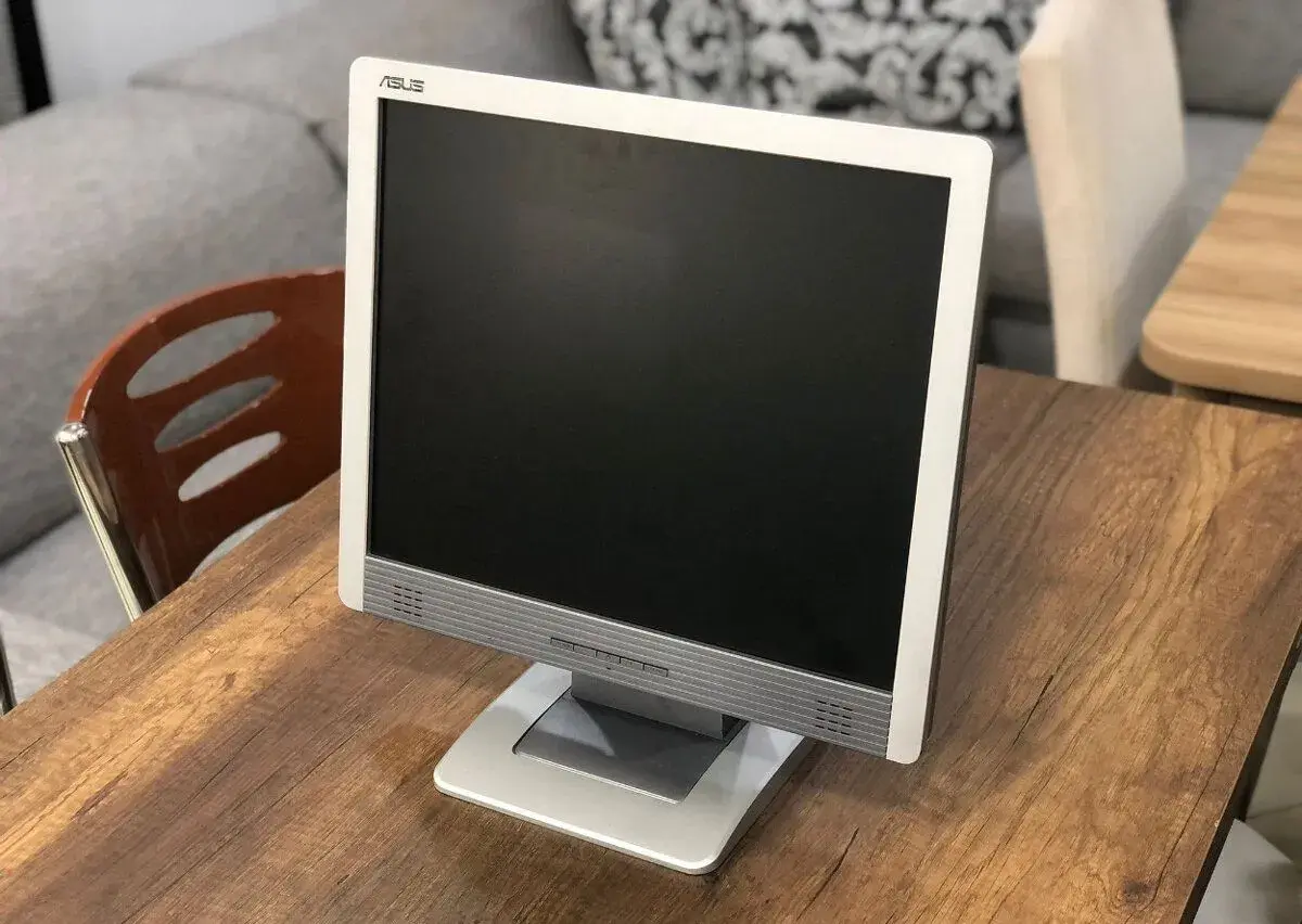 monitor - Asus 17" - MM17T - více kusů