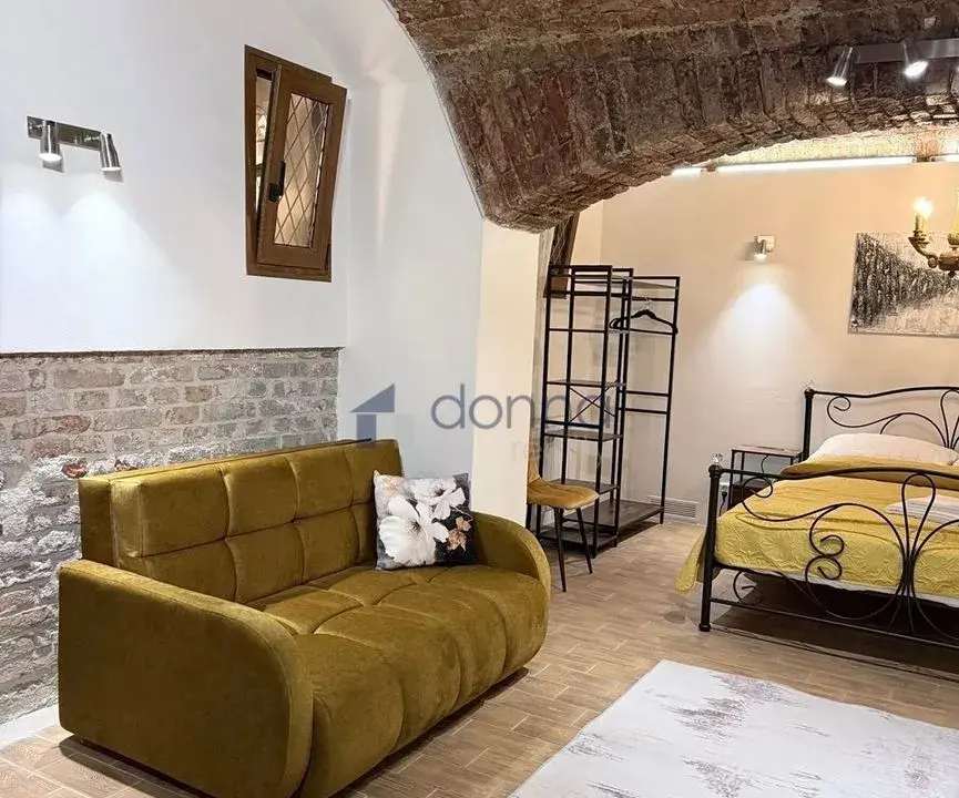 Pronájem atypického ateliéru 94m², ul. Mozartova, Praha 5 -