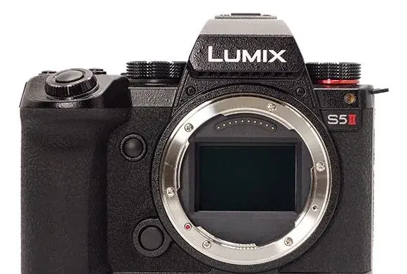 Lumix s 5ii + Panasonic Lumix S 24-60 mm f/2,8 77 mm