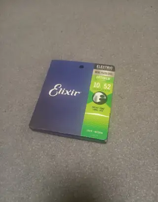 Struny pro elektrickou kytaru Elixir Optiweb Light/Heavy