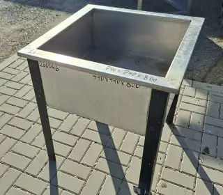 Jednodřez 740x740x800 ŽELEZNÉ NOHY 260046