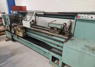 Soustruh hrotový SUI 40 RP/ 2000