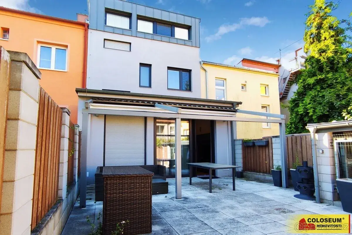 Brno - Židenice, pronájem RD 5+1, 181 m2, terasa – rodinný d