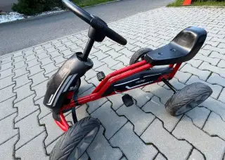 šlapací autíčko