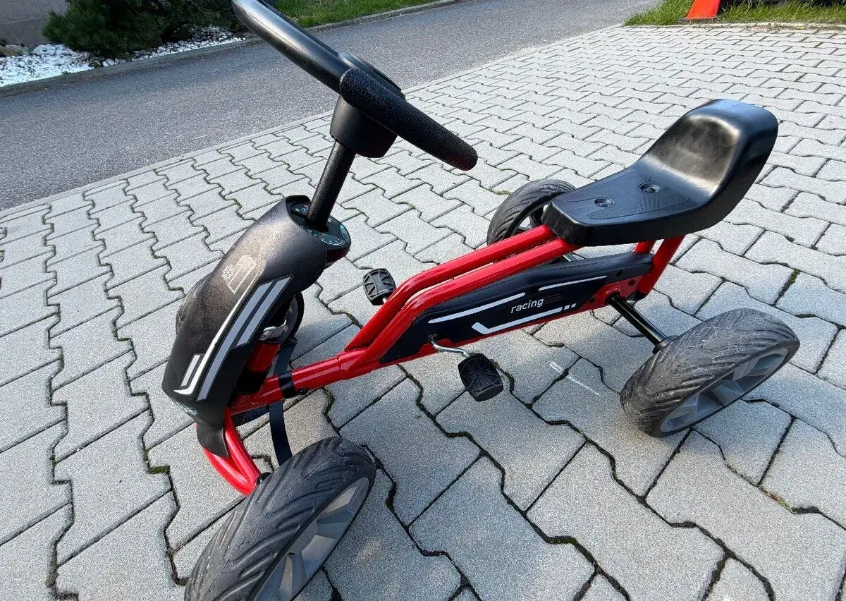 šlapací autíčko