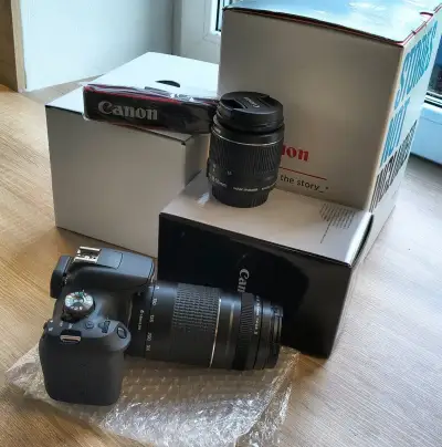 CANON EOS 2000D a 2x objektiv - Na prodej: