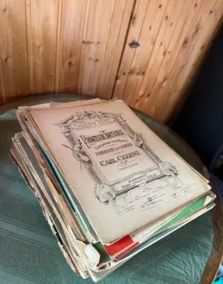 Velký soubor starých not-klavír,zpěv,Dvořák,Smetana,Ježek…