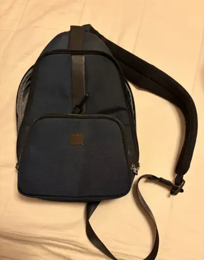 Batoh Samsonite Sacksquare sling a American Tourister