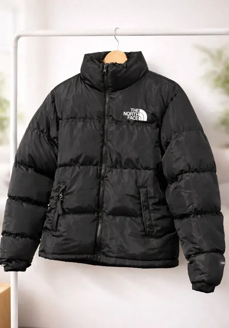 The North Face Nuptse 700 Černá