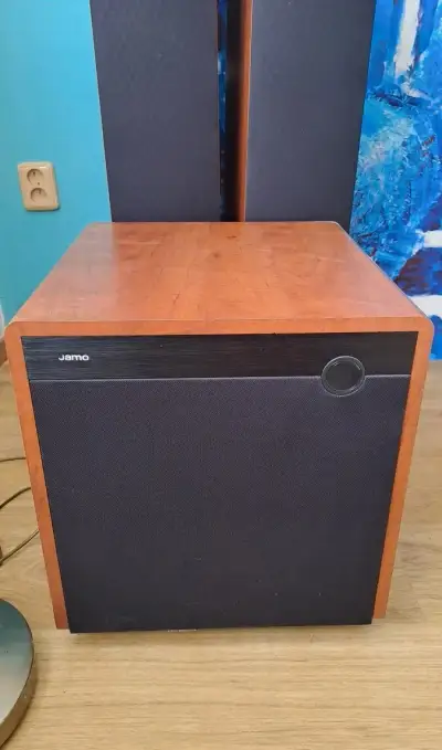Kompletní sestava domácího kina Jamo 5.1 (C605, C60 Center,