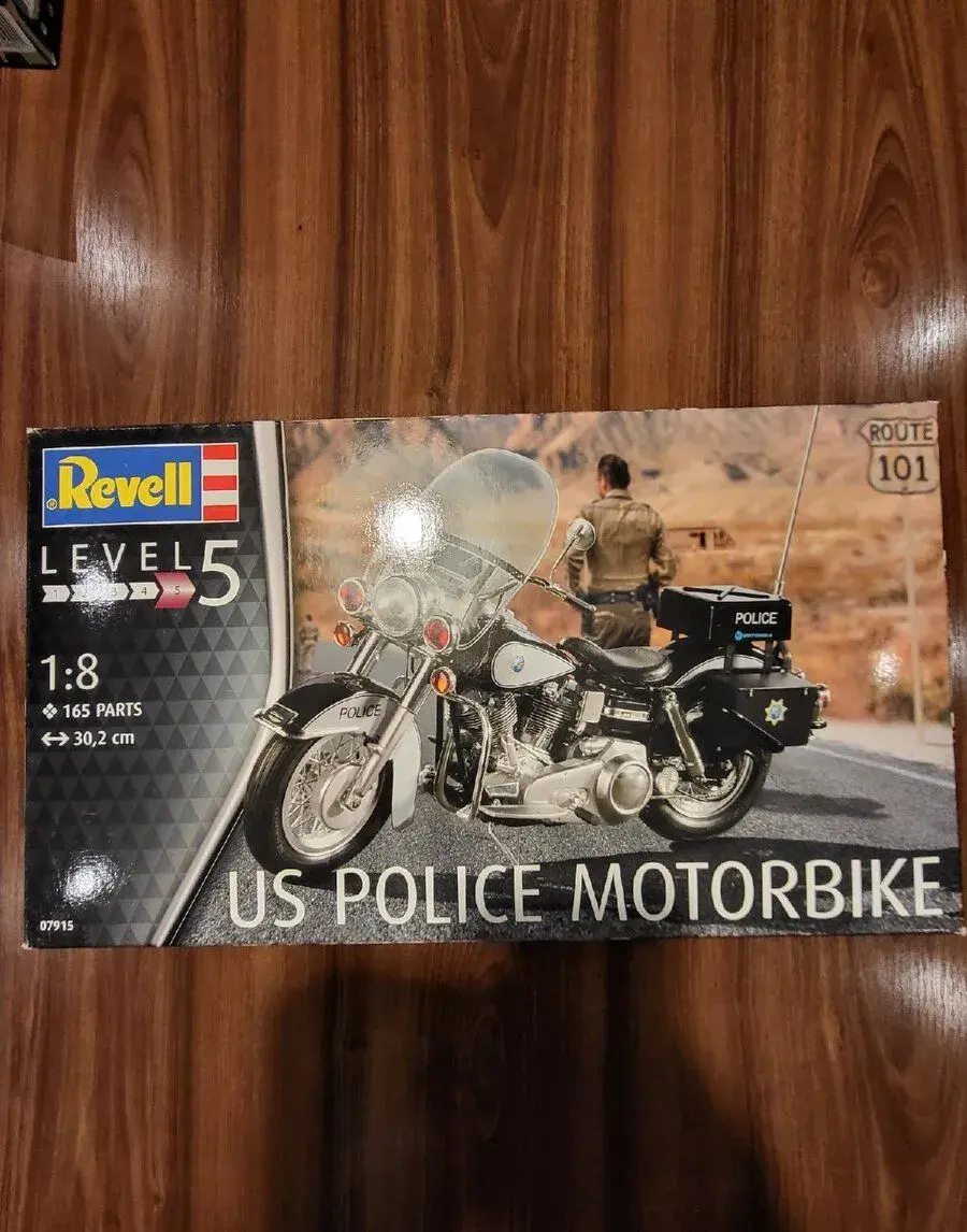 Us police motorbike Revell
