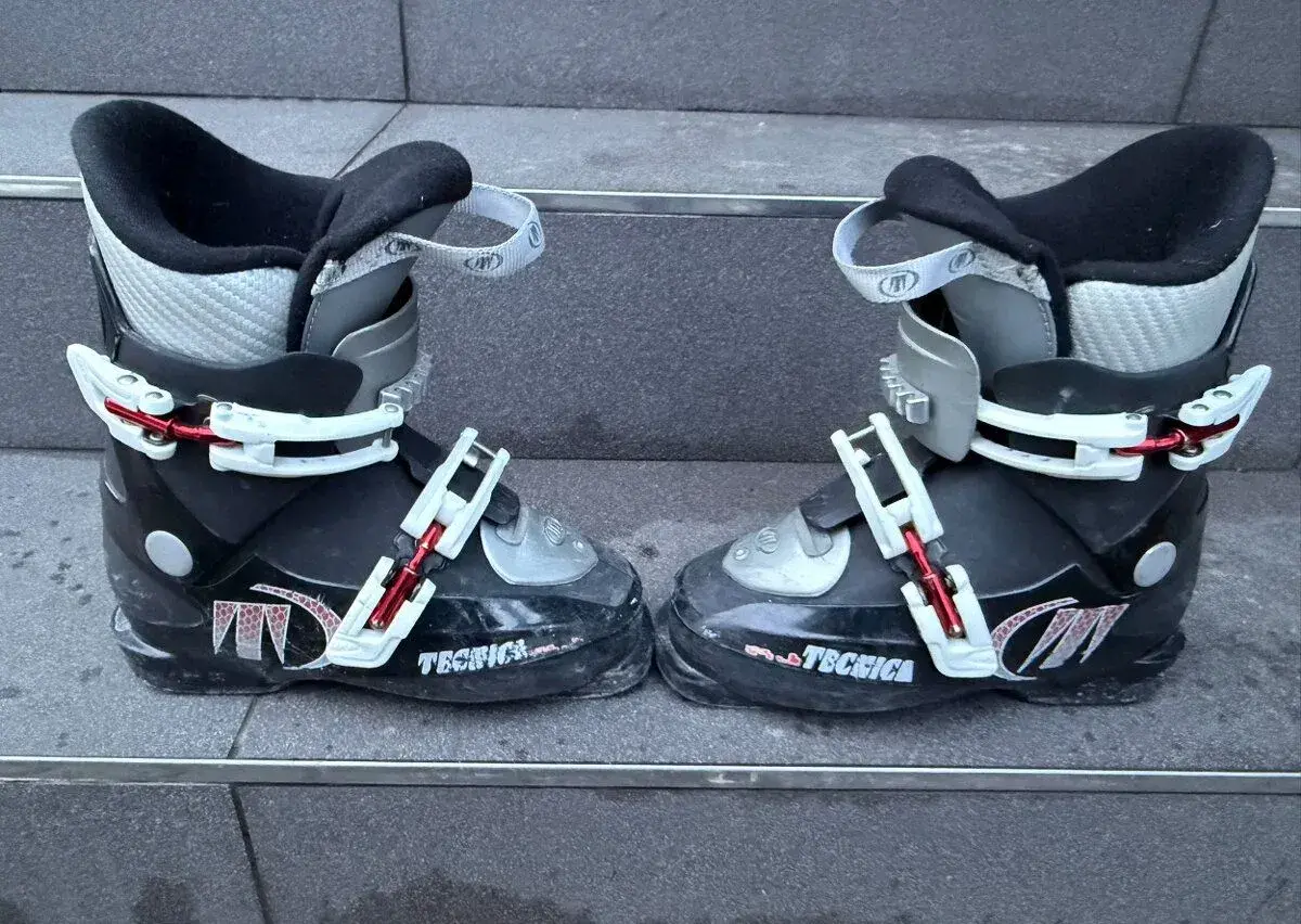 Dětské lyžáky TECHNICA 19,5cm, EU 30