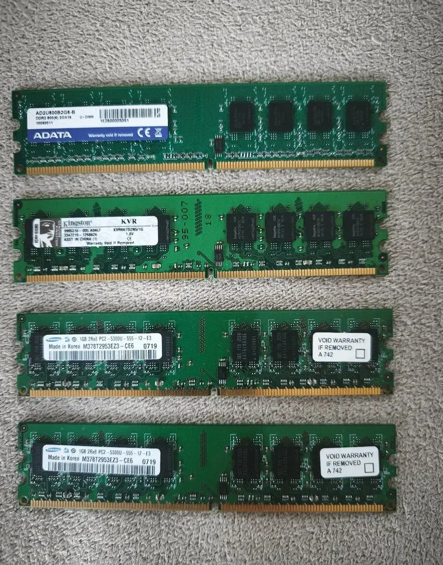 Funkční paměti RAM typu DDR2 do PC