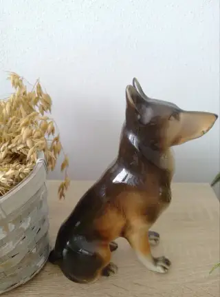 Porcelánová soška Československý vlčák