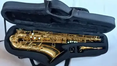 AMATI ATS-32 tenor saxofon
