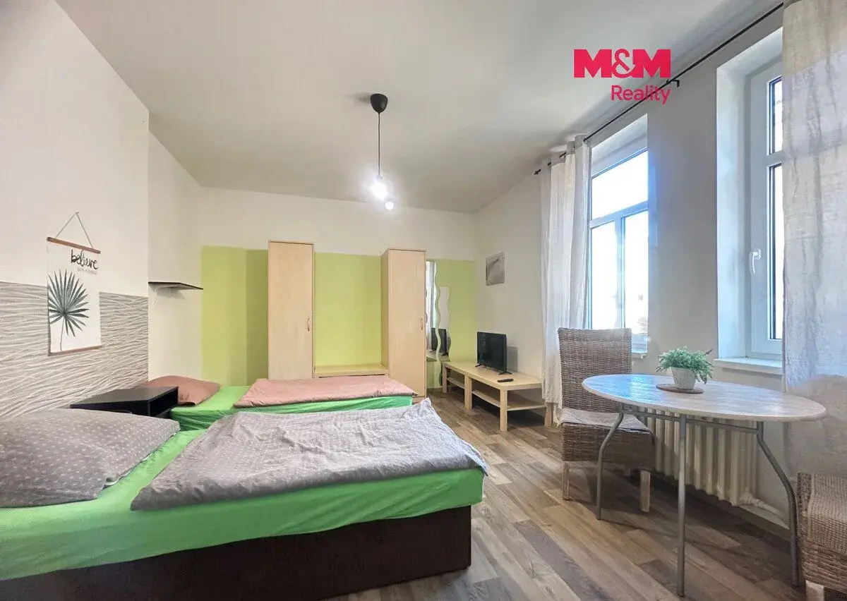 Pronájem pokoje 1+kk, 20 m², Dobrovice