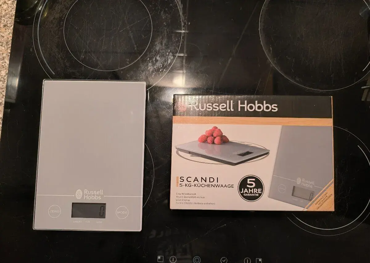Nová digitální kuchyňská váha Russell Hobbs Scandi + baterie