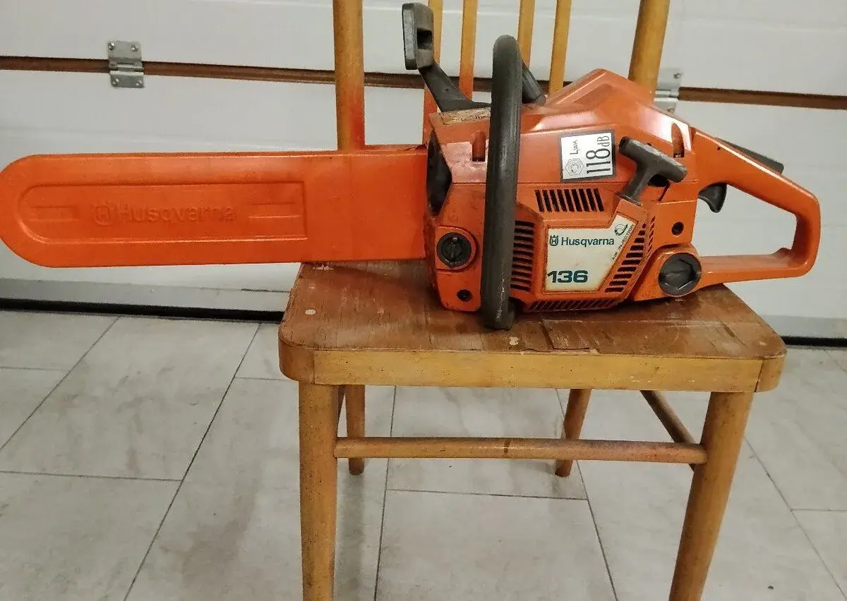 motorová pila Husqvarna 136