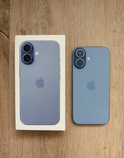 IPhone 17 modra 256gb v záruce.