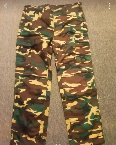 Maskáčové kalhoty