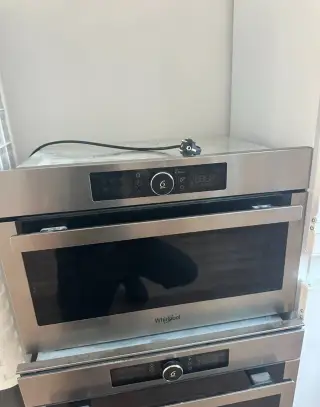 Vestavná mikrovlnná trouba Whirlpool – 6. smysl, Crisp