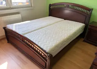 Soubor ložnicového nábytku včetně matrací