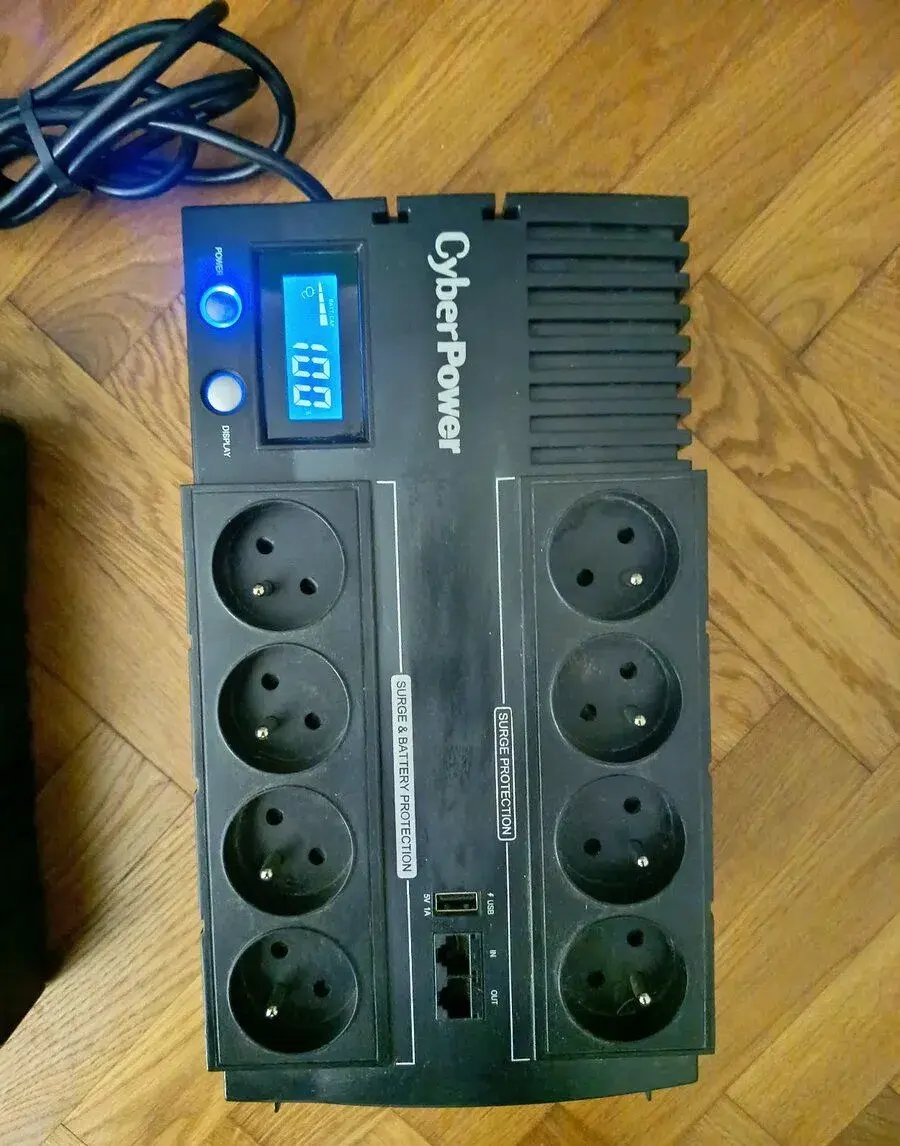 CyberPower BRICs Series BR700ELCD