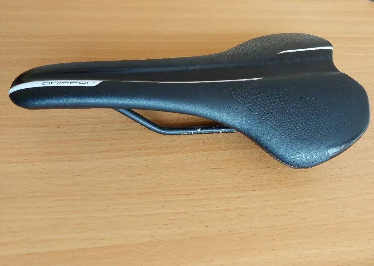 Sedlo PRO Griffon performance - 152mm