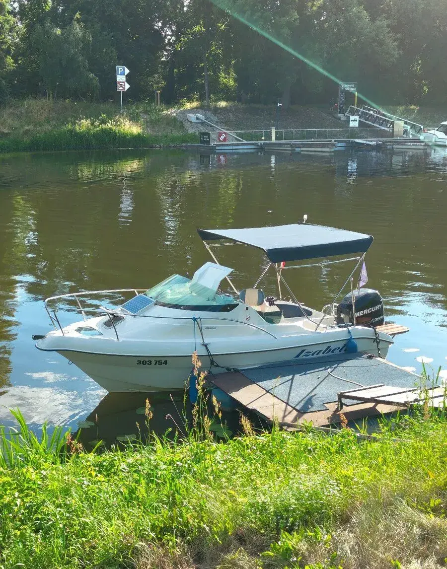 Kajutová loď CRUISER 525