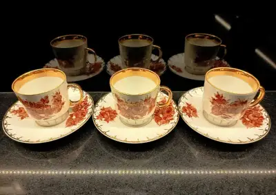 Porcelánové šálky s podšálky – ruční malba, zlacení, 3+3 ks