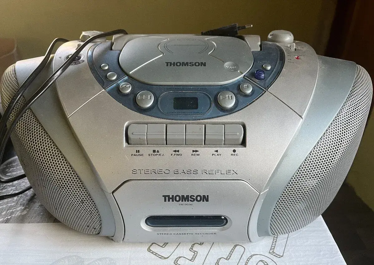 Rádio magnetofon i s cd mechanikou