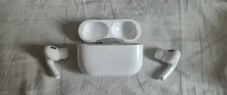 Apple AirPods Pro 2. generace USB-C – velmi dobrý stav