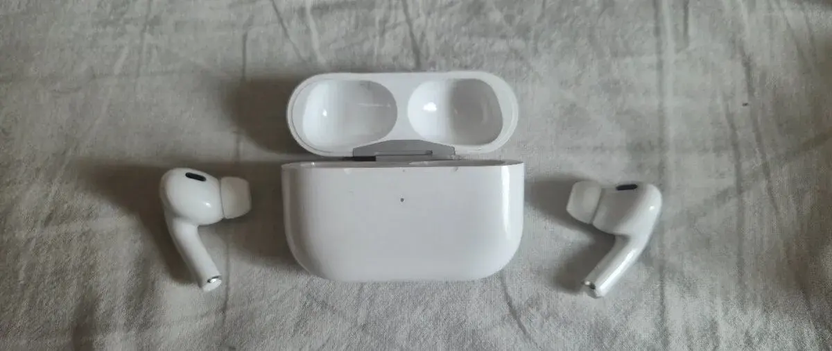 Apple AirPods Pro 2. generace USB-C – velmi dobrý stav