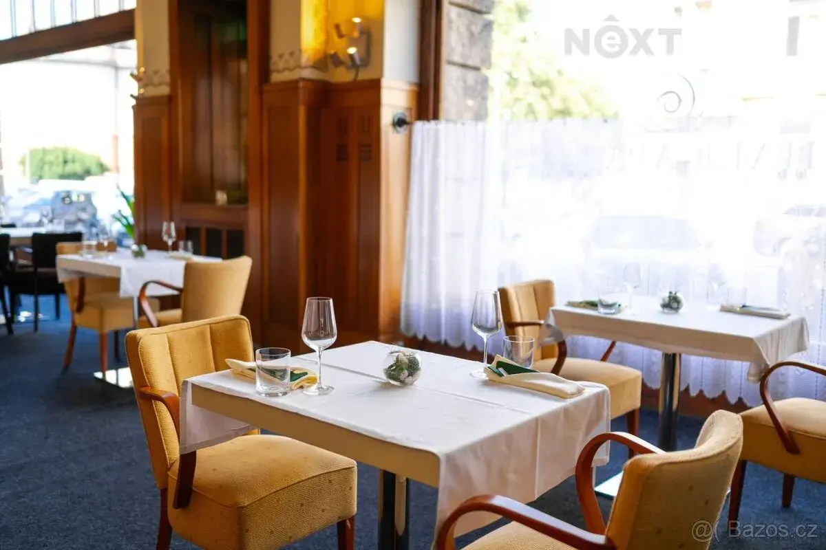 Pronájem komerční Restaurace, 240㎡