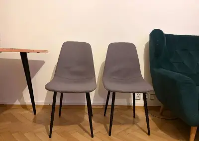 2ks židle do jídelny nebo pracovny