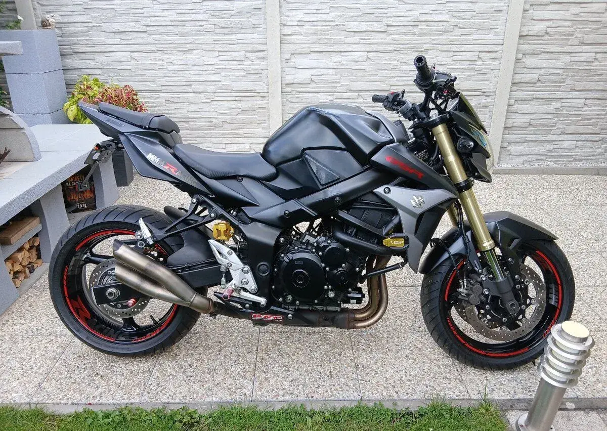 Suzuki GSR-750 ABS