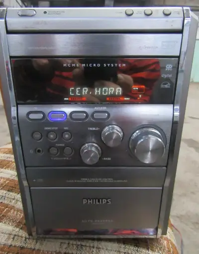 Minivěž Philips. Radio hraje pěkně. Bez repro a dálk
