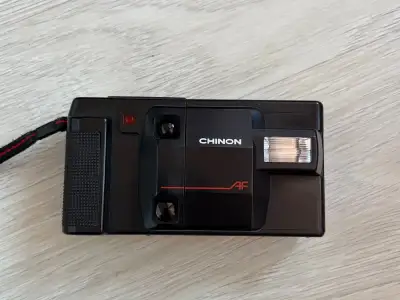 Japonský kinofilmový Chinon 35 FA Super Auto Program