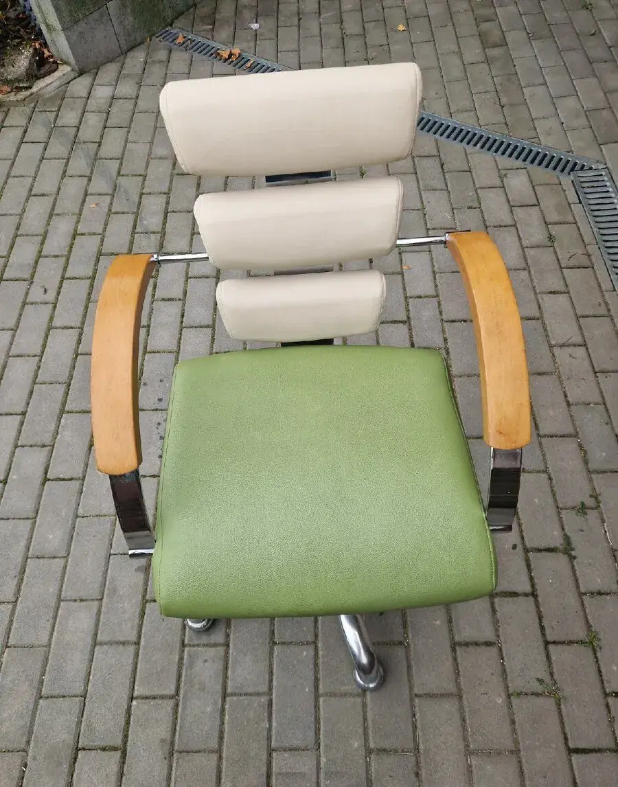Kadeřnická židle
