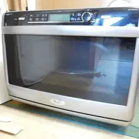 Mikrovlnka+horkovzduch Whirlpool