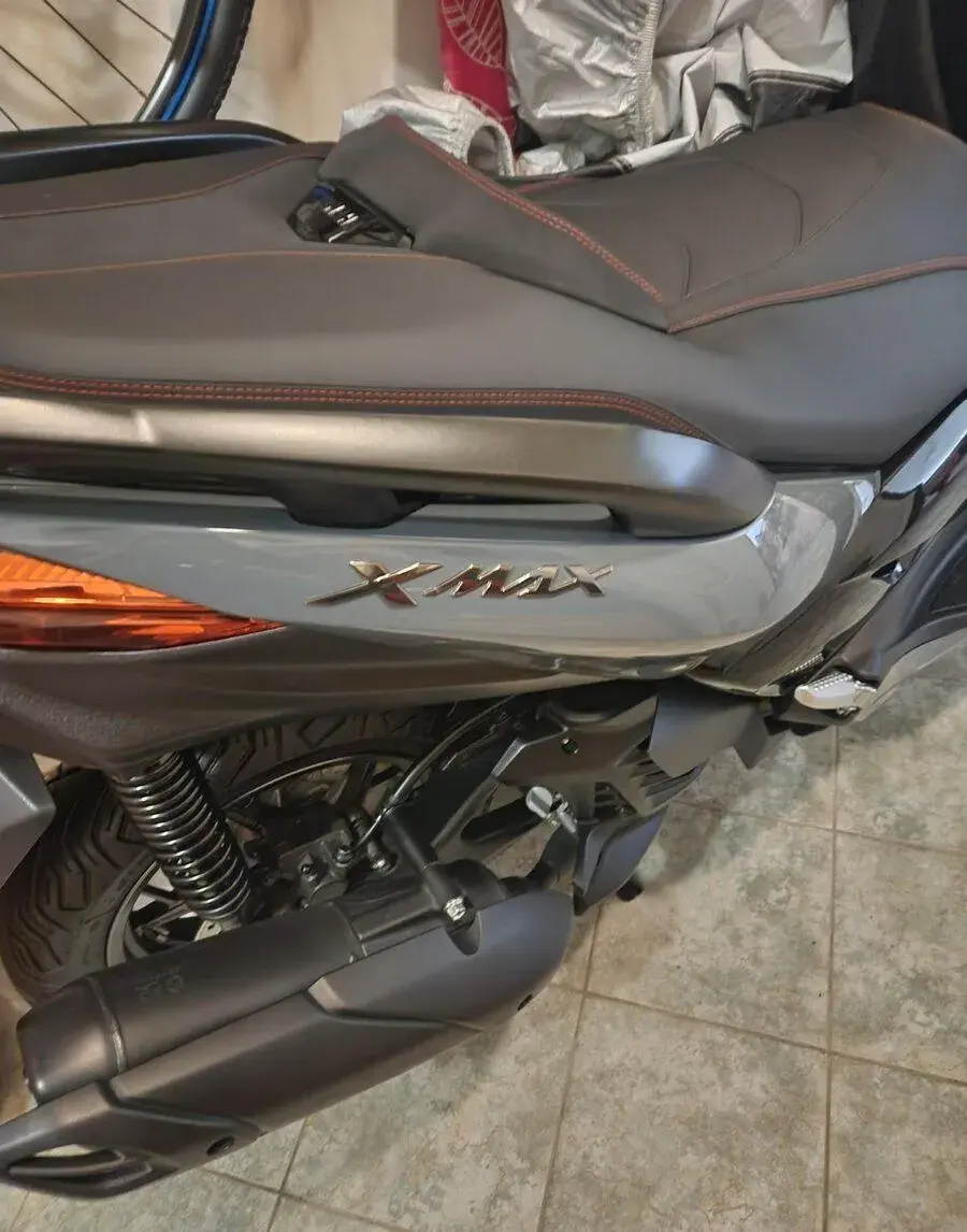 YAMAHA X MAX