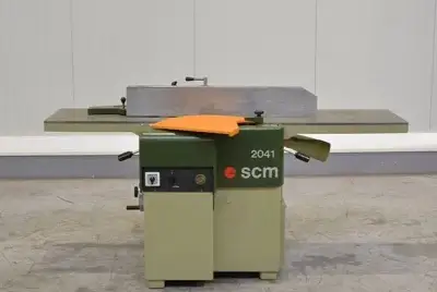 Srovnávačka s protahem SCM 2041 FS